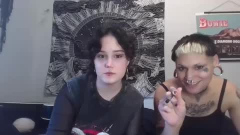 Snapshot of jessandpup chatting on 09/12/25, 12:00 Jess and Pup online show from 09/12/25, 12:00