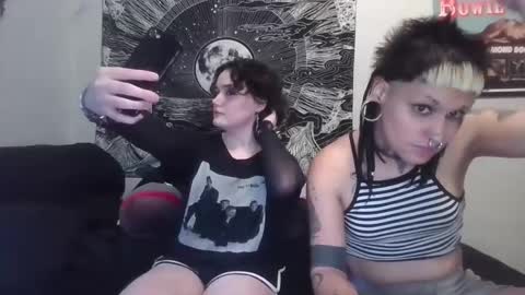 Snapshot of jessandpup chatting on 09/14/25, 12:21 Jess and Pup online show from 09/14/25, 12:21