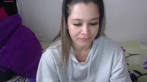 Snapshot of jessi_robertss chatting on 03/03/25, 06:33 jessica online show from 03/03/25, 06:33