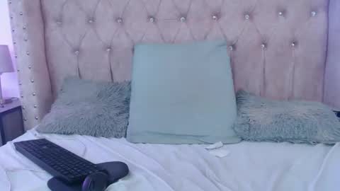 Snapshot of jessica_carter_ chatting on 10/25/25, 03:51 Jessica online show from 10/25/25, 03:51