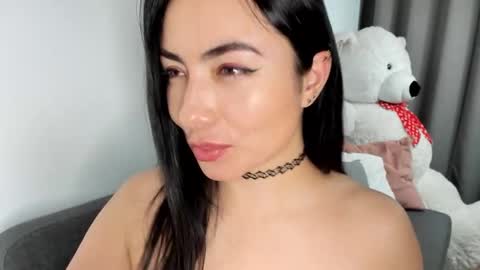 Snapshot of jessica_davis1 chatting on 09/19/25, 05:42 JESS online show from 09/19/25, 05:42