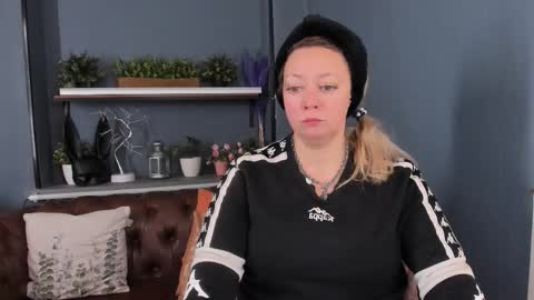 Snapshot of jessica_foxie chatting on 10/04/25, 11:08 Jessica online show from 10/04/25, 11:08