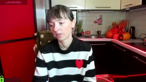 jessicaforris online show from 11/12/25, 08:04