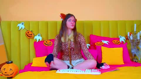 Jessica online show from 10/28/25, 07:01