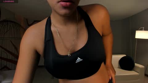 Snapshot of jessicawilliams1 chatting on 10/17/25, 09:34 JESS online show from 10/17/25, 09:34