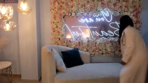 Snapshot of jessicawilliams1 chatting on 10/19/25, 08:37 JESS online show from 10/19/25, 08:37