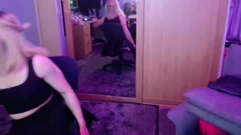 Snapshot of jessiessicaxx chatting on 01/04/25, 12:16 Jessiessicaxx online show from 01/04/25, 12:16