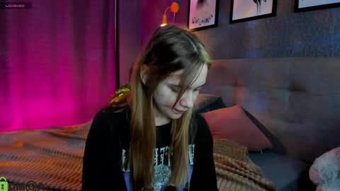 Jessie online show from 10/22/25, 07:08