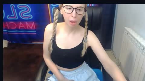 Snapshot of jessikaalba chatting on 01/08/25, 09:34 Victoria online show from 01/08/25, 09:34
