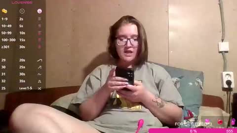Snapshot of jessystoune1 chatting on 10/17/25, 06:10 Bye everyone i cant see any reason to stay here wish u luck online show from 10/17/25, 06:10