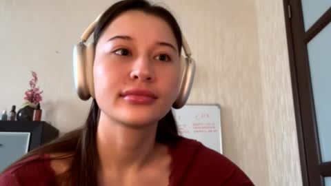 Lynn online show from 10/16/25, 08:15