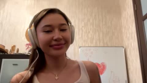 Lynn online show from 10/20/25, 08:26