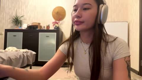 Lynn online show from 10/28/25, 09:35