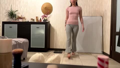 Lynn online show from 10/29/25, 07:32