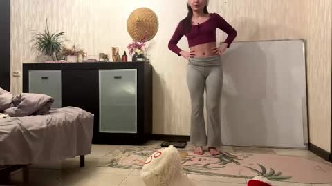 Lynn online show from 10/31/25, 07:20