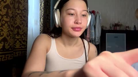 Lynn online show from 11/19/25, 08:03