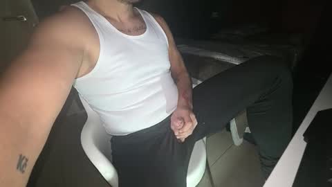 Snapshot of jetlaggerr chatting on 11/30/25, 10:03 jetlaggerr online show from 11/30/25, 10:03