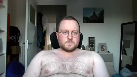 Snapshot of jeuneloup92 chatting on 01/17/25, 04:26 jeuneloup92 online show from 01/17/25, 04:26