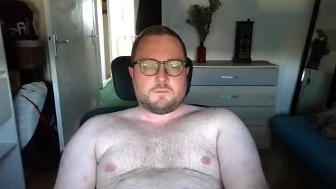 Snapshot of jeuneloup92 chatting on 09/29/25, 04:56 jeuneloup92 online show from 09/29/25, 04:56