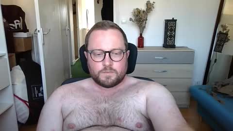 Snapshot of jeuneloup92 chatting on 10/17/25, 03:14 jeuneloup92 online show from 10/17/25, 03:14