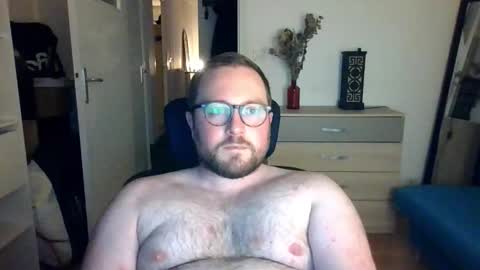 Snapshot of jeuneloup92 chatting on 10/21/25, 08:53 jeuneloup92 online show from 10/21/25, 08:53