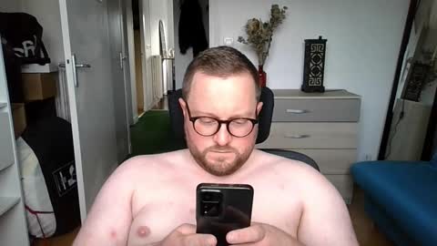 Snapshot of jeuneloup92 chatting on 10/24/25, 03:19 jeuneloup92 online show from 10/24/25, 03:19