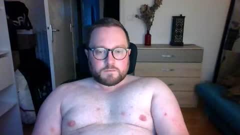 Snapshot of jeuneloup92 chatting on 11/03/25, 05:03 jeuneloup92 online show from 11/03/25, 05:03