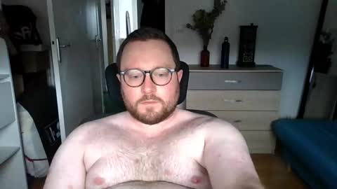 Snapshot of jeuneloup92 chatting on 11/15/25, 09:28 jeuneloup92 online show from 11/15/25, 09:28