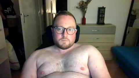 Snapshot of jeuneloup92 chatting on 11/19/25, 05:46 jeuneloup92 online show from 11/19/25, 05:46