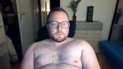 Snapshot of jeuneloup92 chatting on 11/20/25, 05:12 jeuneloup92 online show from 11/20/25, 05:12