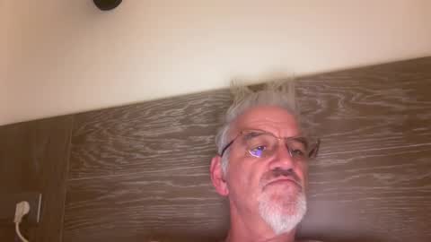 Snapshot of jewlronny chatting on 03/09/25, 07:15 jewlronny online show from 03/09/25, 07:15