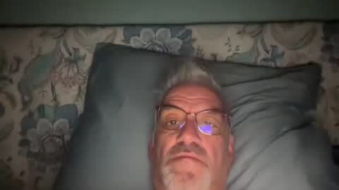 Snapshot of jewlronny chatting on 09/21/25, 04:58 jewlronny online show from 09/21/25, 04:58