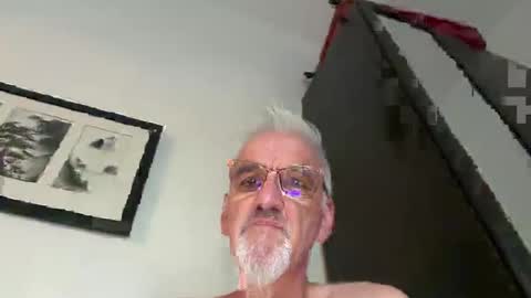 Snapshot of jewlronny chatting on 10/03/25, 02:36 jewlronny online show from 10/03/25, 02:36