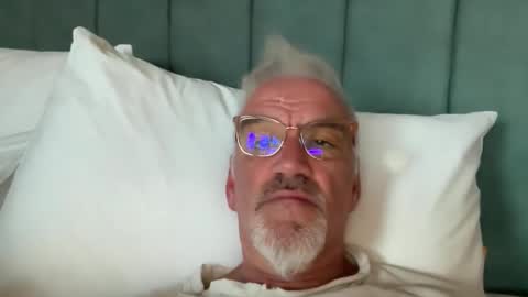 jewlronny online show from 10/12/25, 04:44