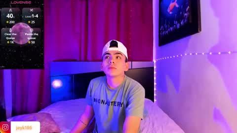 Snapshot of jey_keler chatting on 02/18/25, 11:33 jey keler online show from 02/18/25, 11:33