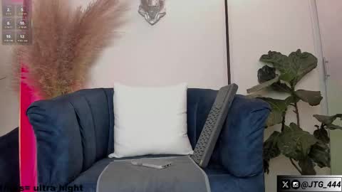 Snapshot of jeycob_braandx chatting on 10/23/25, 02:22 Jeycob online show from 10/23/25, 02:22