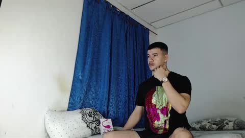 Snapshot of jeycob_happy97 chatting on 01/11/25, 10:51 Juan David online show from 01/11/25, 10:51