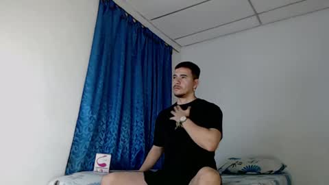 Snapshot of jeycob_happy97 chatting on 02/20/25, 10:59 Juan David online show from 02/20/25, 10:59