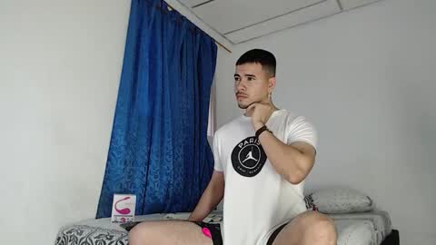 Snapshot of jeycob_happy97 chatting on 09/16/25, 11:11 Juan David online show from 09/16/25, 11:11