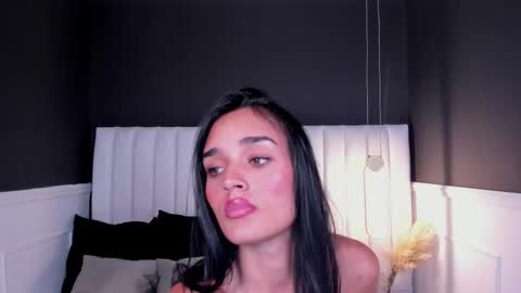 Snapshot of jhoanaduran_ chatting on 01/18/25, 11:22 Jhoana online show from 01/18/25, 11:22