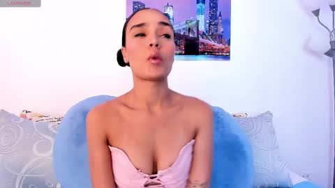 Snapshot of jhoanaduran_ chatting on 01/23/25, 05:31 Jhoana online show from 01/23/25, 05:31
