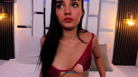Snapshot of jhoanaduran_ chatting on 01/30/25, 05:49 Jhoana online show from 01/30/25, 05:49