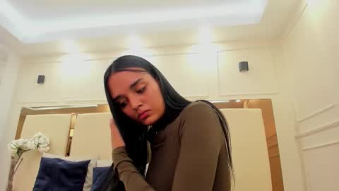 Jhoana  online show from 10/17/25, 05:15