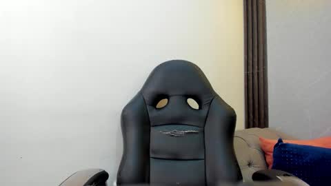 Jhoana  online show from 10/21/25, 09:59