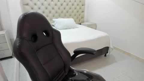 jhoanleandro online show from 11/07/25, 05:29