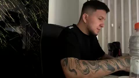 jhon online show from 09/23/25, 03:04