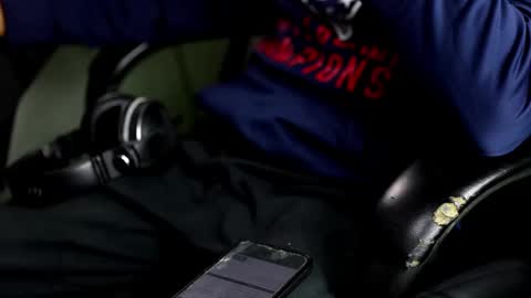 Snapshot of jhon_jairoo chatting on 11/04/25, 01:16 JJ online show from 11/04/25, 01:16