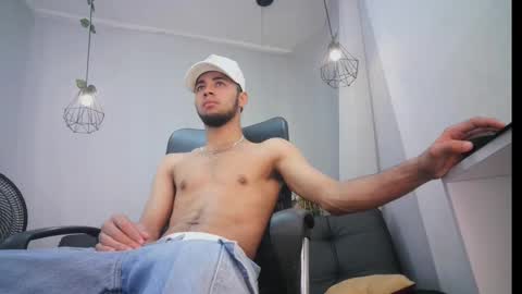 Snapshot of jhon_malo chatting on 02/08/25, 03:41 jhon_malo online show from 02/08/25, 03:41