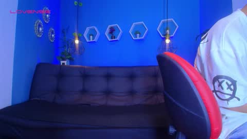 Snapshot of jhon_malo chatting on 10/19/25, 05:08 jhon_malo online show from 10/19/25, 05:08