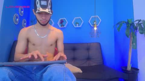 Snapshot of jhon_malo chatting on 10/23/25, 03:39 jhon_malo online show from 10/23/25, 03:39